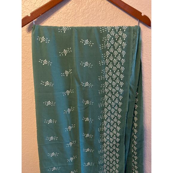 Vintage Green Rose Fabric - Picture 2 of 4